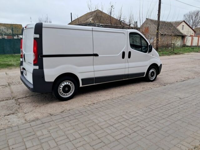 Білий Опель Віваро, об'ємом двигуна 2 л та пробігом 302 тис. км за 9399 $, фото 5 на Automoto.ua