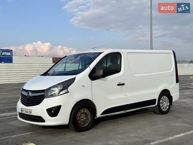 Белый Опель Виваро, объемом двигателя 1.6 л и пробегом 329 тыс. км за 10490 $, фото 2 на Automoto.ua