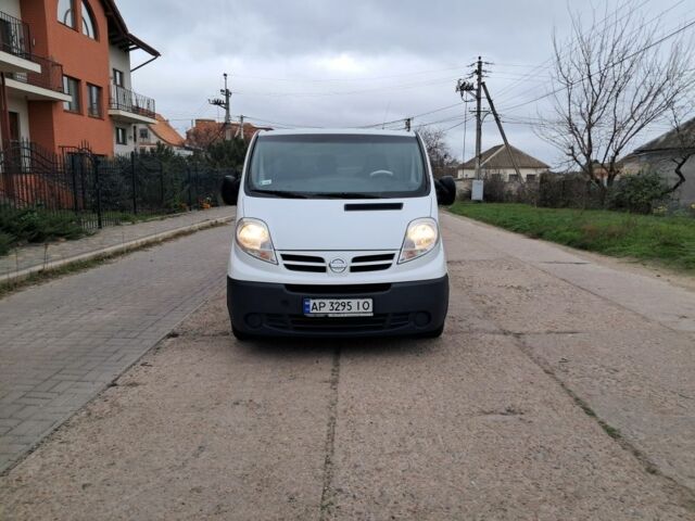 Білий Опель Віваро, об'ємом двигуна 2 л та пробігом 302 тис. км за 9399 $, фото 8 на Automoto.ua