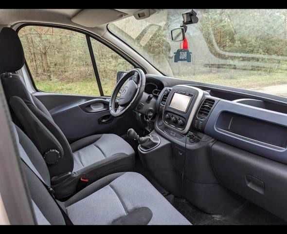 Белый Опель Виваро, объемом двигателя 1.6 л и пробегом 240 тыс. км за 9700 $, фото 2 на Automoto.ua