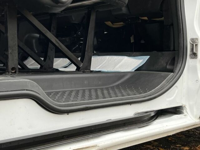 Білий Опель Віваро, об'ємом двигуна 1.6 л та пробігом 253 тис. км за 15500 $, фото 7 на Automoto.ua