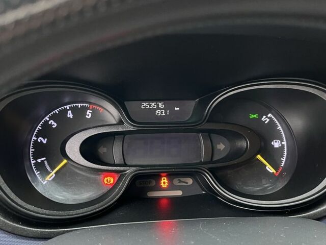 Білий Опель Віваро, об'ємом двигуна 1.6 л та пробігом 253 тис. км за 15500 $, фото 18 на Automoto.ua