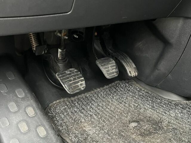 Білий Опель Віваро, об'ємом двигуна 1.6 л та пробігом 253 тис. км за 15500 $, фото 17 на Automoto.ua