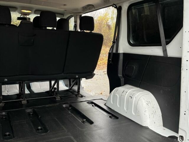 Білий Опель Віваро, об'ємом двигуна 1.6 л та пробігом 253 тис. км за 15500 $, фото 5 на Automoto.ua