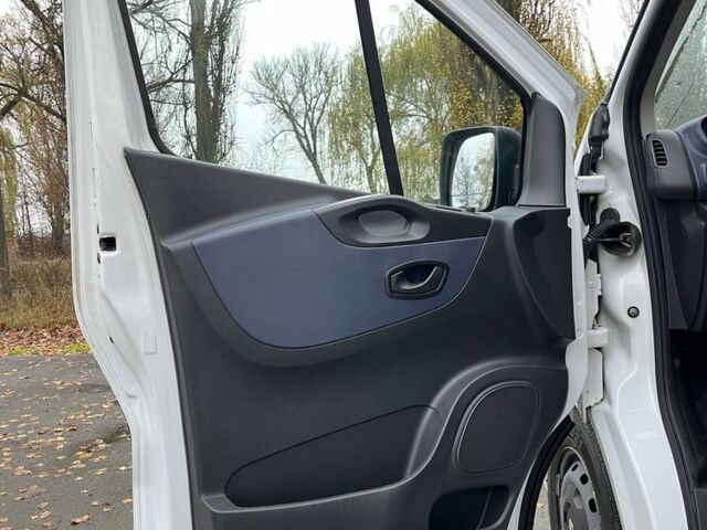 Білий Опель Віваро, об'ємом двигуна 1.6 л та пробігом 253 тис. км за 15500 $, фото 15 на Automoto.ua