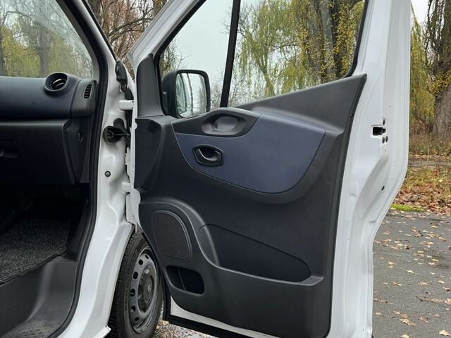 Білий Опель Віваро, об'ємом двигуна 1.6 л та пробігом 253 тис. км за 15500 $, фото 10 на Automoto.ua