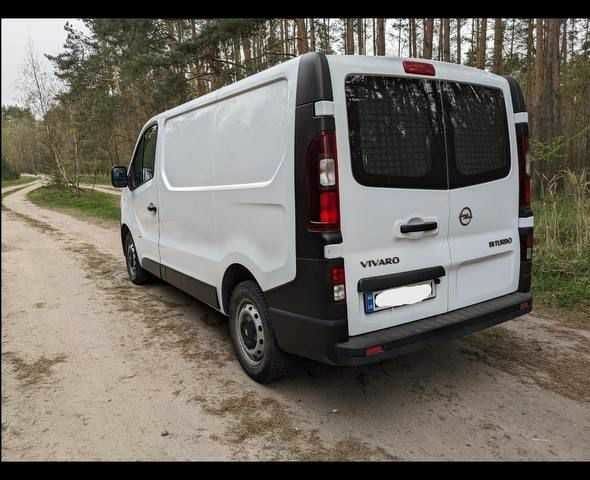 Белый Опель Виваро, объемом двигателя 1.6 л и пробегом 240 тыс. км за 9700 $, фото 5 на Automoto.ua