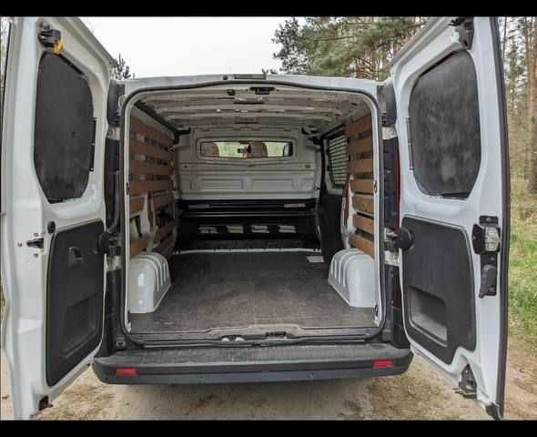 Белый Опель Виваро, объемом двигателя 1.6 л и пробегом 240 тыс. км за 9700 $, фото 7 на Automoto.ua