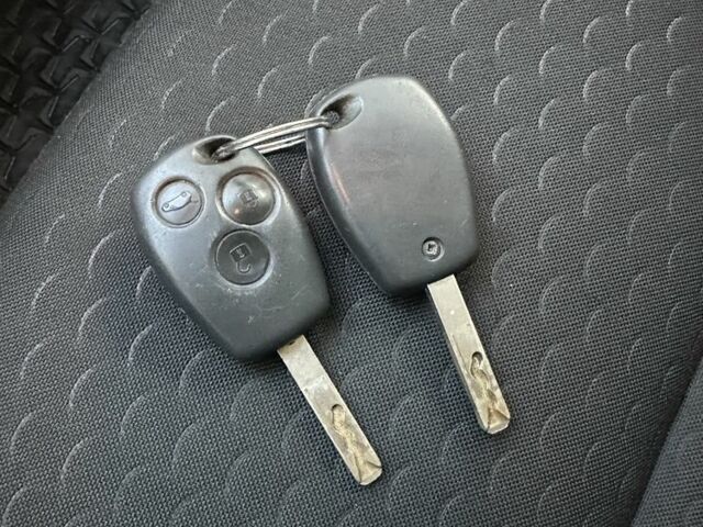 Белый Опель Виваро, объемом двигателя 1.6 л и пробегом 152 тыс. км за 394 $, фото 8 на Automoto.ua