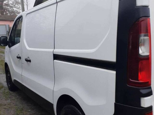 Белый Опель Виваро, объемом двигателя 1.6 л и пробегом 307 тыс. км за 14000 $, фото 9 на Automoto.ua