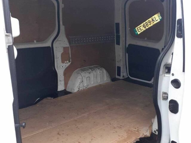 Белый Опель Виваро, объемом двигателя 1.6 л и пробегом 307 тыс. км за 14000 $, фото 10 на Automoto.ua