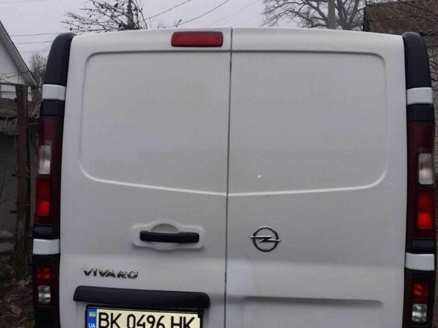 Белый Опель Виваро, объемом двигателя 1.6 л и пробегом 307 тыс. км за 14000 $, фото 7 на Automoto.ua