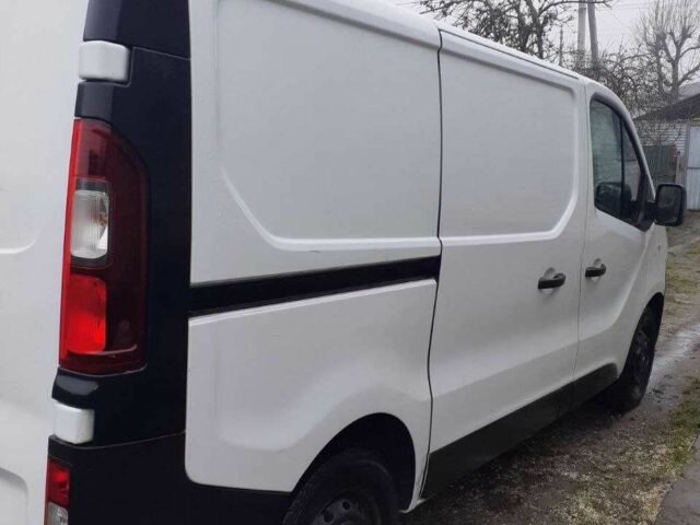 Белый Опель Виваро, объемом двигателя 1.6 л и пробегом 307 тыс. км за 14000 $, фото 6 на Automoto.ua