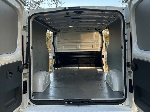 Белый Опель Виваро, объемом двигателя 1.6 л и пробегом 152 тыс. км за 394 $, фото 5 на Automoto.ua