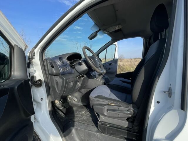 Белый Опель Виваро, объемом двигателя 1.6 л и пробегом 268 тыс. км за 9700 $, фото 6 на Automoto.ua