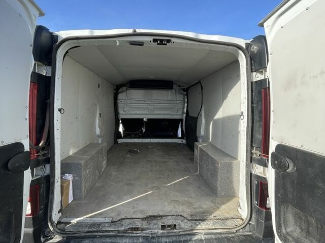 Белый Опель Виваро, объемом двигателя 1.6 л и пробегом 268 тыс. км за 9700 $, фото 8 на Automoto.ua