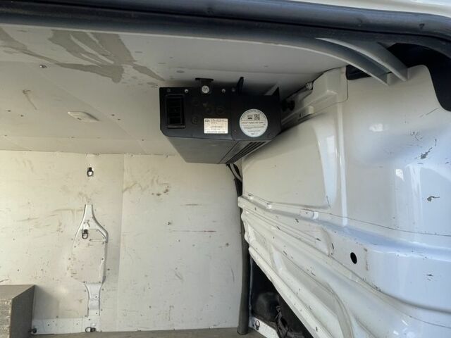 Белый Опель Виваро, объемом двигателя 1.6 л и пробегом 268 тыс. км за 9700 $, фото 9 на Automoto.ua