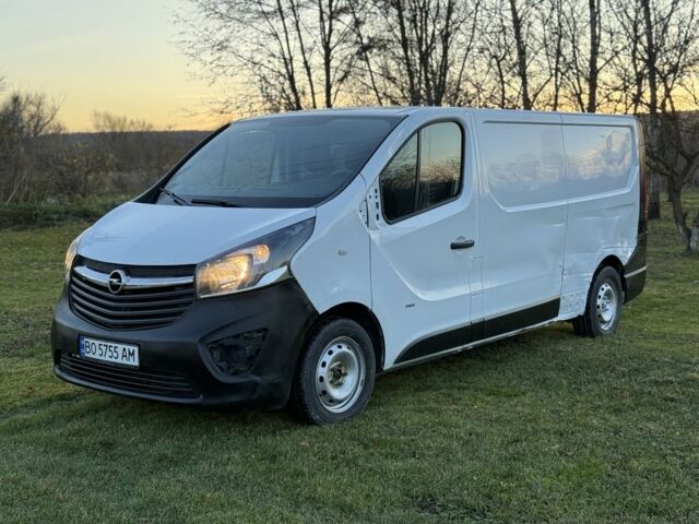 Белый Опель Виваро, объемом двигателя 1.6 л и пробегом 210 тыс. км за 7500 $, фото 4 на Automoto.ua