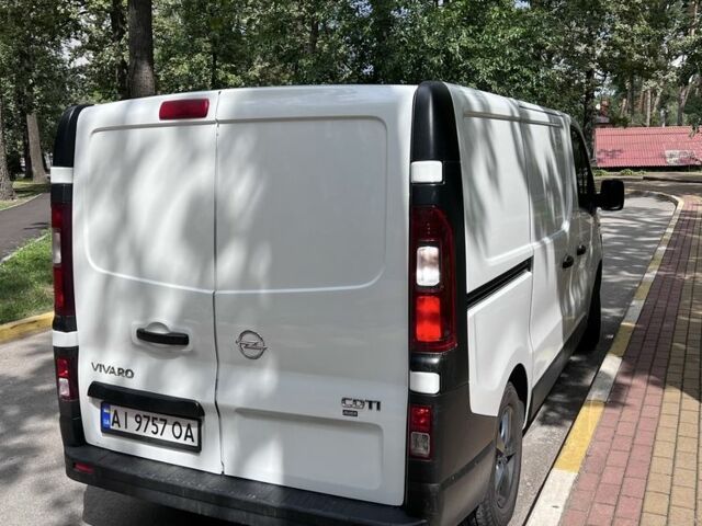 Белый Опель Виваро, объемом двигателя 1.6 л и пробегом 290 тыс. км за 14500 $, фото 4 на Automoto.ua