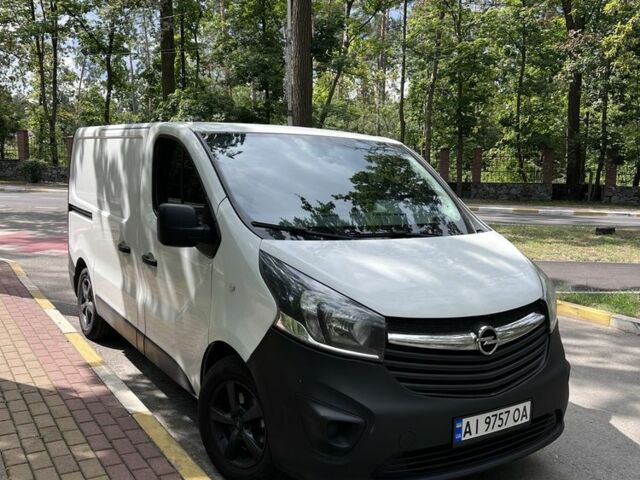 Белый Опель Виваро, объемом двигателя 1.6 л и пробегом 290 тыс. км за 14500 $, фото 1 на Automoto.ua
