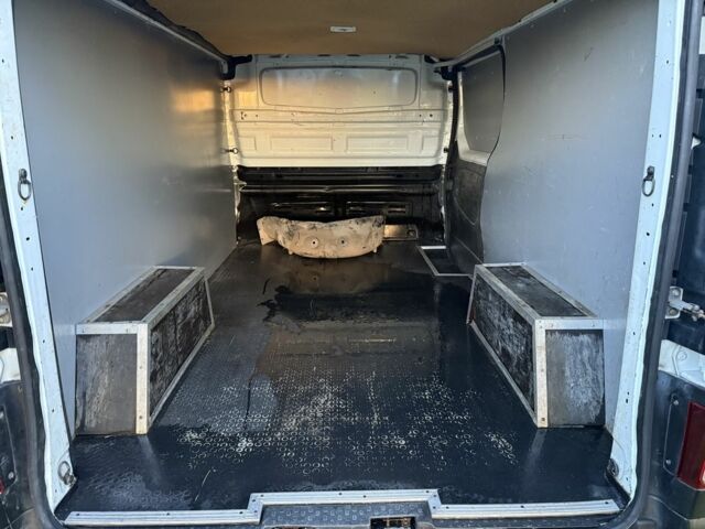 Белый Опель Виваро, объемом двигателя 1.6 л и пробегом 210 тыс. км за 7500 $, фото 10 на Automoto.ua