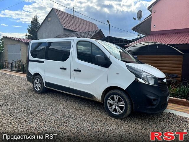 Белый Опель Виваро, объемом двигателя 1.6 л и пробегом 213 тыс. км за 11500 $, фото 1 на Automoto.ua