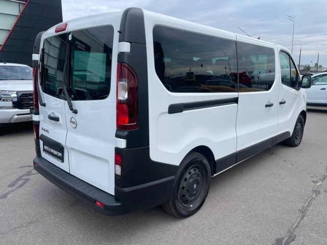 Белый Опель Виваро, объемом двигателя 1.6 л и пробегом 72 тыс. км за 25400 $, фото 6 на Automoto.ua