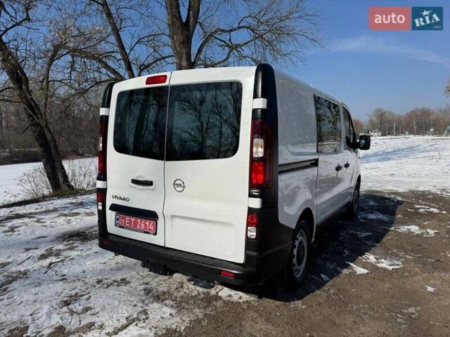 Белый Опель Виваро, объемом двигателя 1.6 л и пробегом 223 тыс. км за 14500 $, фото 15 на Automoto.ua