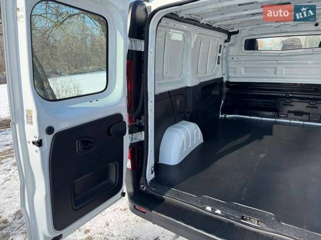 Белый Опель Виваро, объемом двигателя 1.6 л и пробегом 223 тыс. км за 14500 $, фото 72 на Automoto.ua