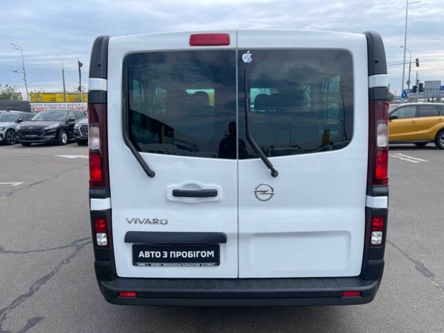 Белый Опель Виваро, объемом двигателя 1.6 л и пробегом 72 тыс. км за 25400 $, фото 5 на Automoto.ua