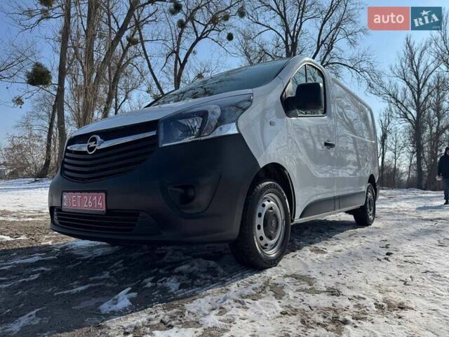 Белый Опель Виваро, объемом двигателя 1.6 л и пробегом 223 тыс. км за 14500 $, фото 7 на Automoto.ua