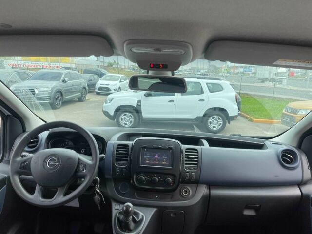 Белый Опель Виваро, объемом двигателя 1.6 л и пробегом 72 тыс. км за 25400 $, фото 8 на Automoto.ua