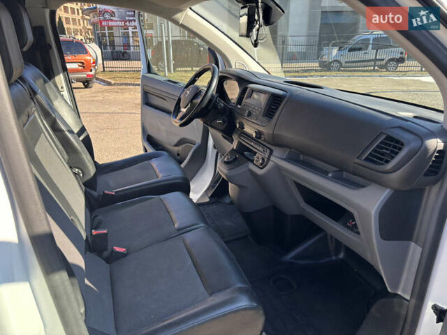Белый Опель Виваро, объемом двигателя 2 л и пробегом 160 тыс. км за 17800 $, фото 9 на Automoto.ua