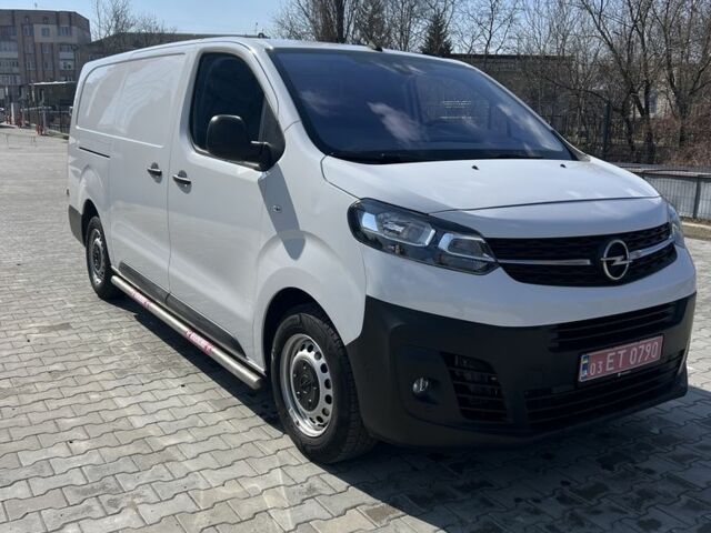 Белый Опель Виваро, объемом двигателя 1 л и пробегом 11 тыс. км за 22500 $, фото 2 на Automoto.ua
