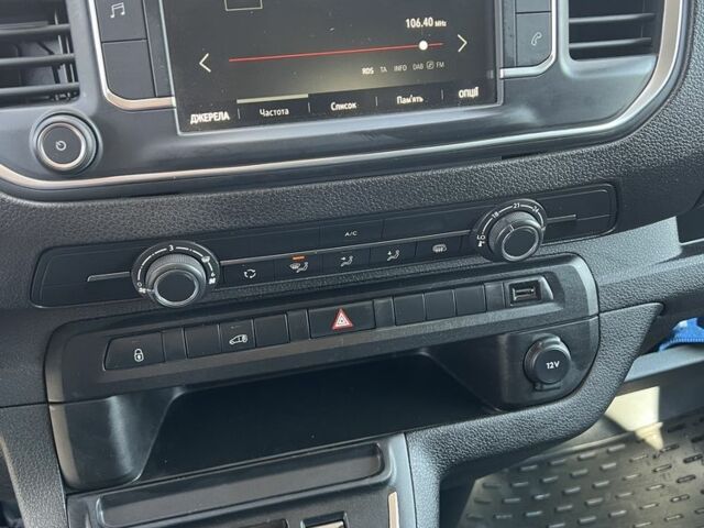 Белый Опель Виваро, объемом двигателя 1 л и пробегом 11 тыс. км за 22500 $, фото 14 на Automoto.ua