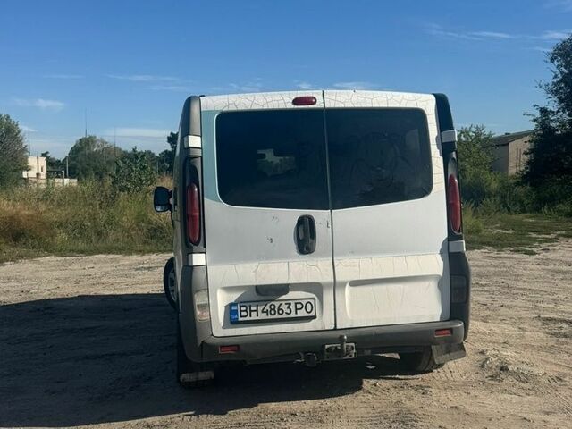 Белый Опель Виваро, объемом двигателя 1.87 л и пробегом 300 тыс. км за 7000 $, фото 4 на Automoto.ua