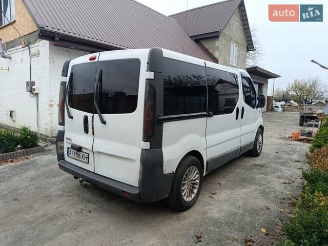 Белый Опель Виваро, объемом двигателя 1.87 л и пробегом 235 тыс. км за 6000 $, фото 2 на Automoto.ua