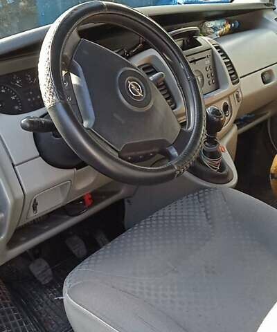 Белый Опель Виваро, объемом двигателя 1.87 л и пробегом 300 тыс. км за 5600 $, фото 3 на Automoto.ua