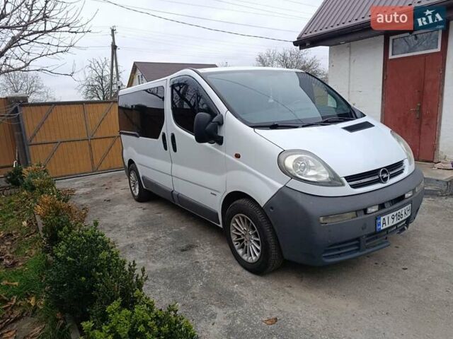 Белый Опель Виваро, объемом двигателя 1.87 л и пробегом 235 тыс. км за 6000 $, фото 1 на Automoto.ua