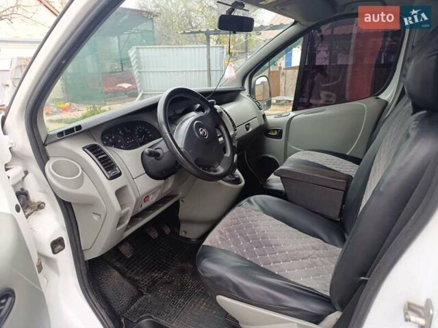 Белый Опель Виваро, объемом двигателя 1.87 л и пробегом 235 тыс. км за 6000 $, фото 6 на Automoto.ua