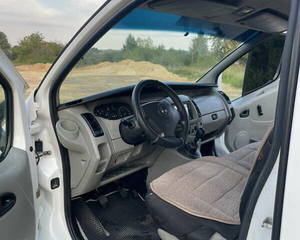 Белый Опель Виваро, объемом двигателя 1.87 л и пробегом 270 тыс. км за 6100 $, фото 8 на Automoto.ua