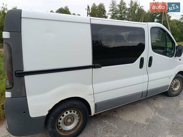 Білий Опель Віваро, об'ємом двигуна 1.87 л та пробігом 453 тис. км за 4800 $, фото 13 на Automoto.ua