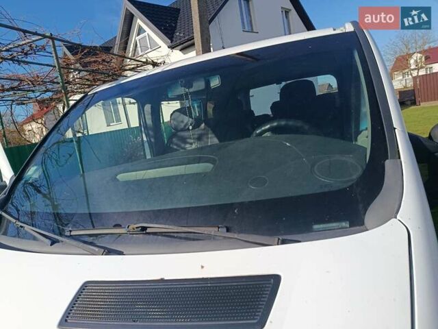 Белый Опель Виваро, объемом двигателя 1.9 л и пробегом 323 тыс. км за 5500 $, фото 7 на Automoto.ua