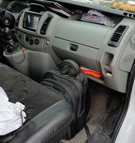 Білий Опель Віваро, об'ємом двигуна 1.9 л та пробігом 340 тис. км за 5300 $, фото 18 на Automoto.ua