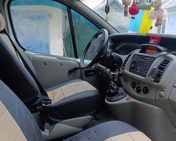 Белый Опель Виваро, объемом двигателя 1.9 л и пробегом 380 тыс. км за 7000 $, фото 9 на Automoto.ua