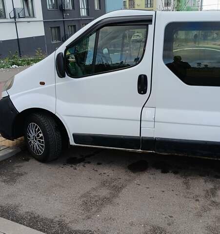 Білий Опель Віваро, об'ємом двигуна 1.9 л та пробігом 340 тис. км за 5300 $, фото 10 на Automoto.ua