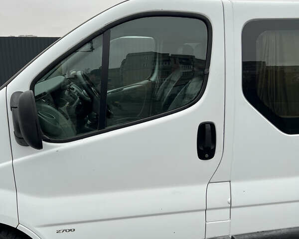 Білий Опель Віваро, об'ємом двигуна 1.9 л та пробігом 390 тис. км за 5850 $, фото 13 на Automoto.ua