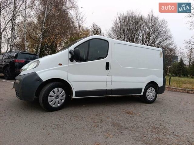Белый Опель Виваро, объемом двигателя 1.9 л и пробегом 386 тыс. км за 5800 $, фото 1 на Automoto.ua
