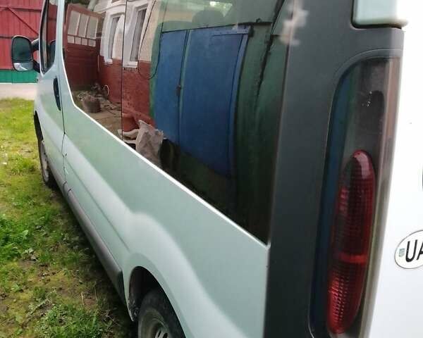 Белый Опель Виваро, объемом двигателя 1.87 л и пробегом 250 тыс. км за 6100 $, фото 3 на Automoto.ua