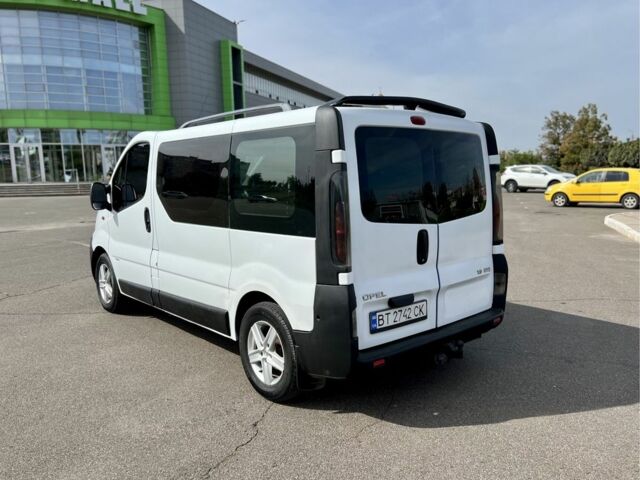 Белый Опель Виваро, объемом двигателя 1.9 л и пробегом 385 тыс. км за 5999 $, фото 2 на Automoto.ua